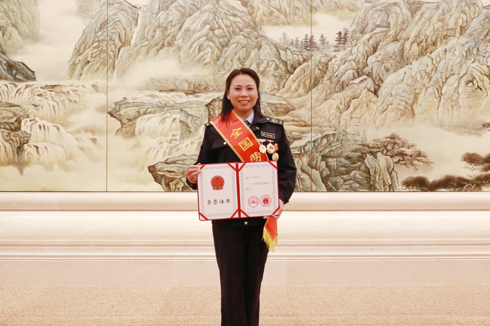 衢通的她，全國(guó)勞動(dòng)模范！